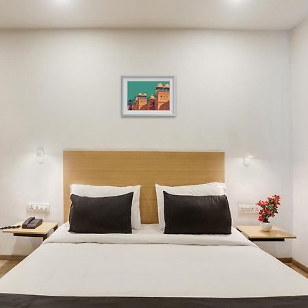 Townhouse Rajdhani Residency Sururnagar Eksteriør billede