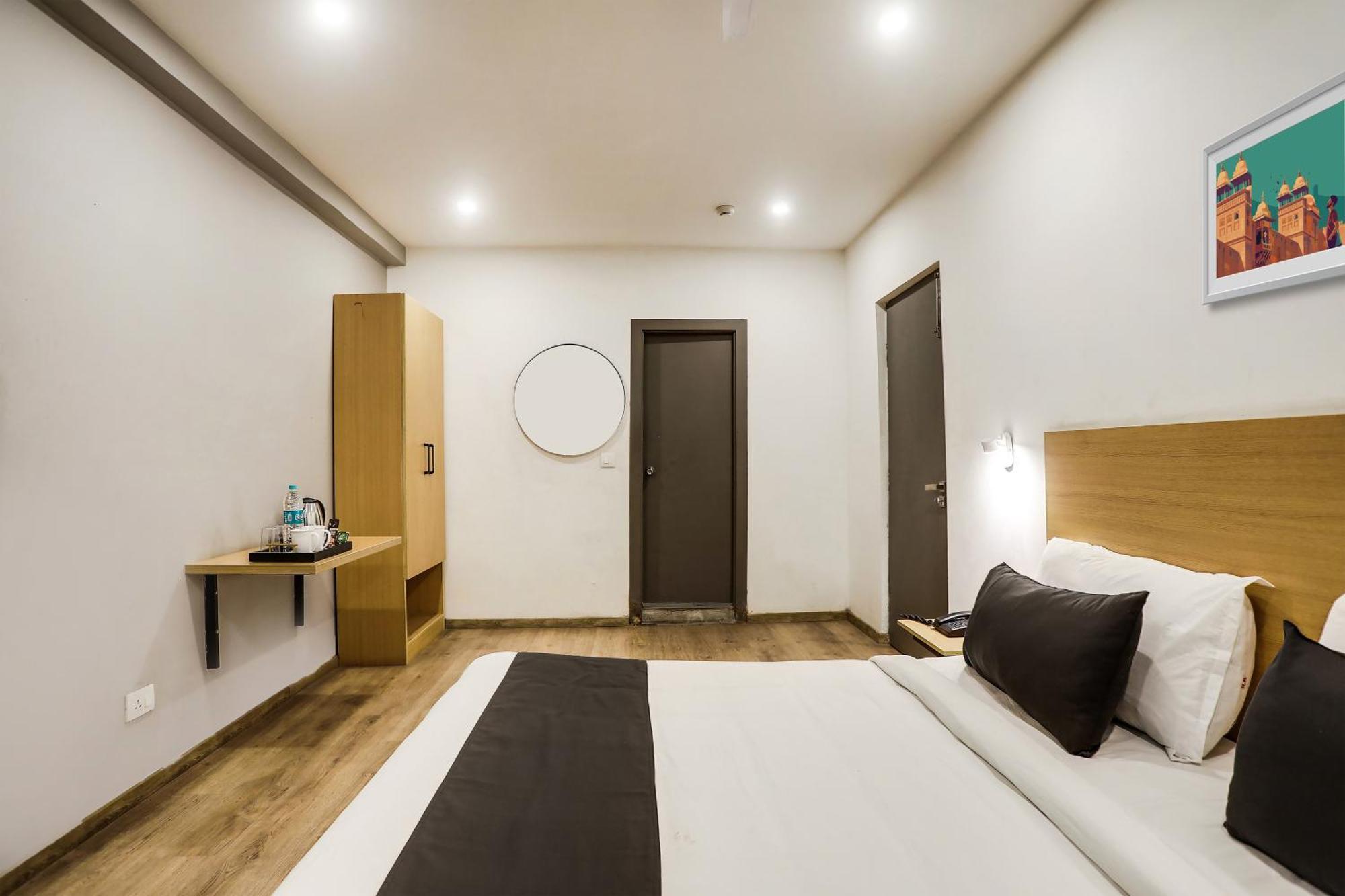 Townhouse Rajdhani Residency Sururnagar Eksteriør billede