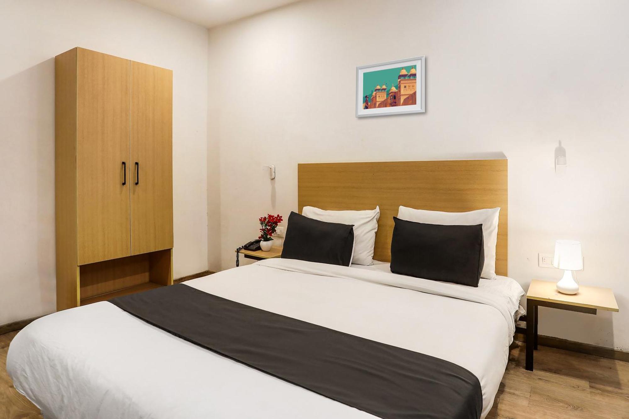 Townhouse Rajdhani Residency Sururnagar Eksteriør billede