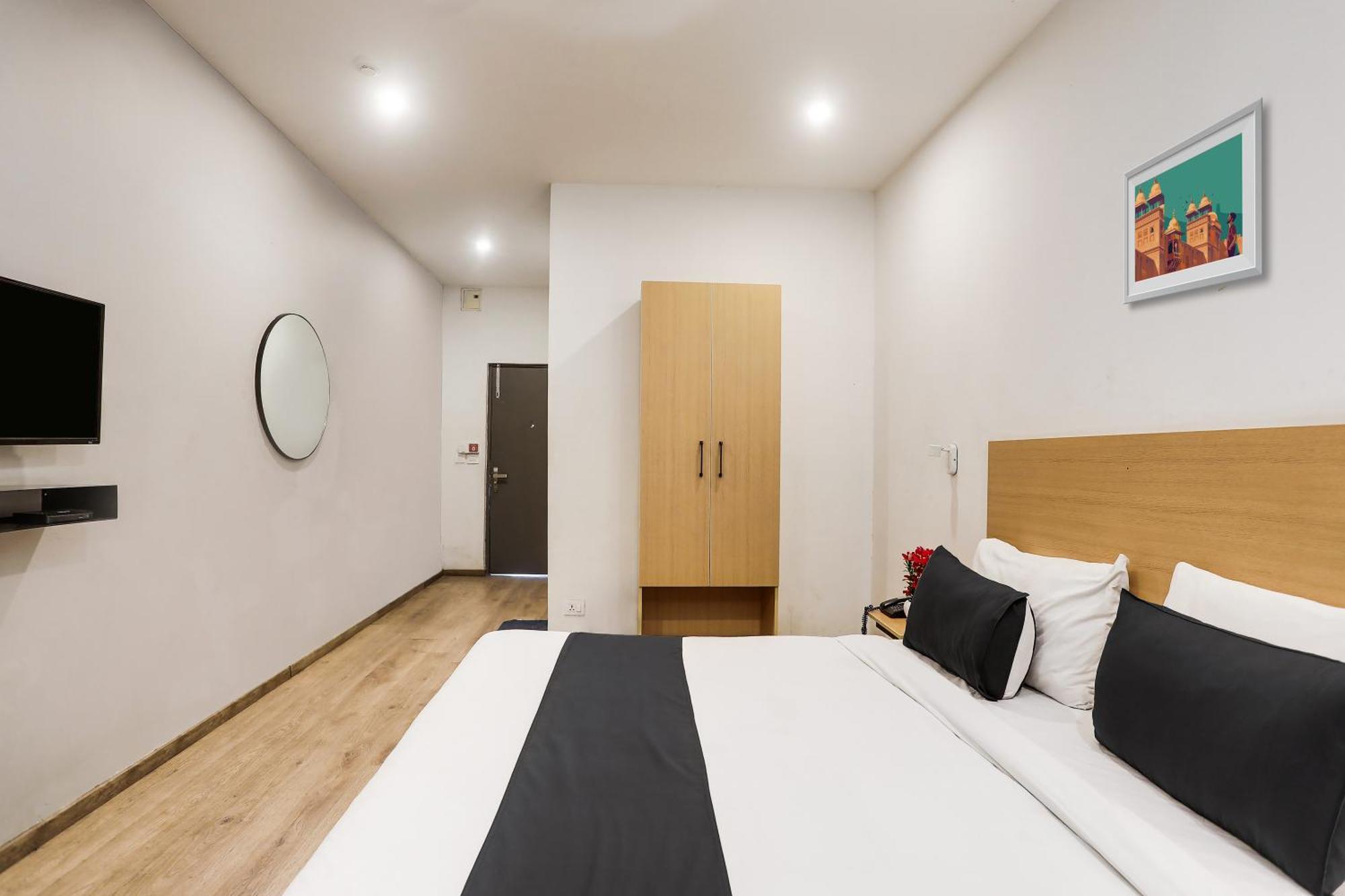 Townhouse Rajdhani Residency Sururnagar Eksteriør billede